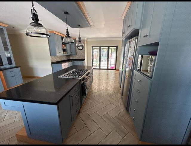 4 BEDROOM HOUSE FOR SALE IN VANDERBIJLPARK SW 5